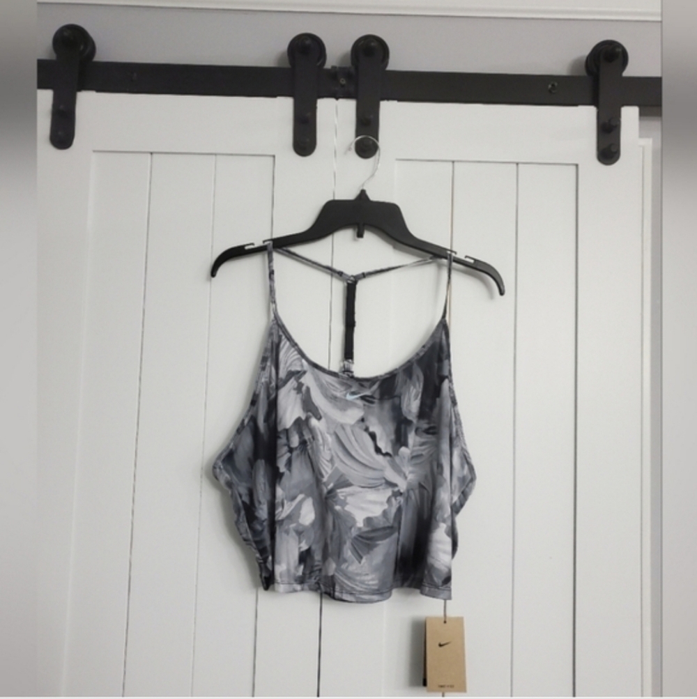 Women's Crop Top Nike ONE Dri-Fit AOP. NEW!